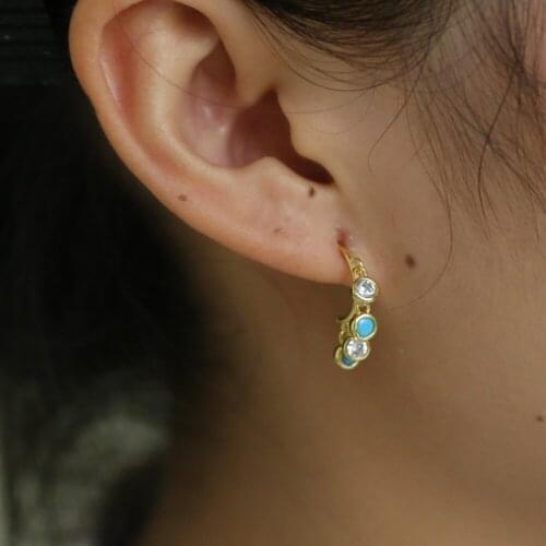 Round white blue beaded charm mini delicate hoops gold color earring for girl and women gift 2018 fashion new jewelry design