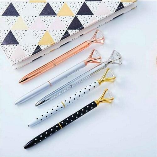 1Pcs New Party Favors Toys Goody Bag Pinata Fillers Self-Ink Stamps Kids Party Favors Event Supplies Cartoon Seal Gifts