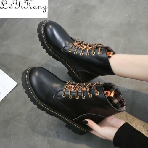 New 2019 Boots Women Fashion Solid Leather Middle Lace-Up Thick Martin Boots Round Toe Shoes Outdoor Leather Winter Female Shoes