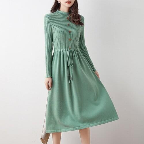 New Jersey Dress in autumn and winter 2020, waist is thin and half high collar long sleeve is built with knee length wool skirt