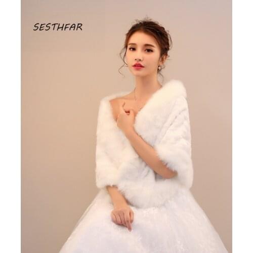Wedding Jackets Winter Warm Coats Bride Wedding Coat Wedding Accessories High Quality Faux Fur Bolero Long Sleeves PJ08
