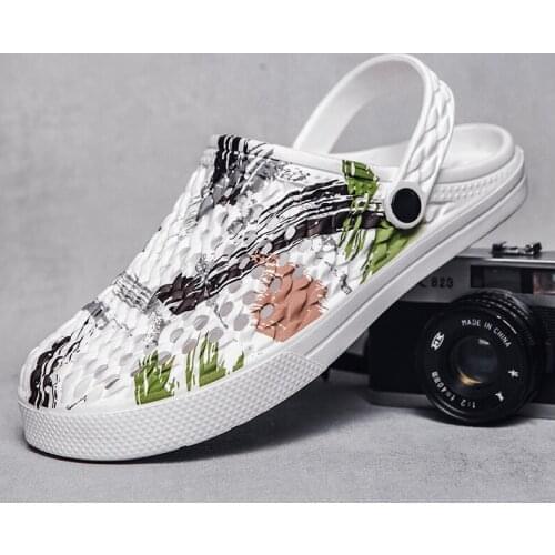 Summer Men Sandals Beach Slippers Men Shoes Aqua Breathable Hollow Out Garden Slippers Foam Runners Water Shoes Outdoor Slippers