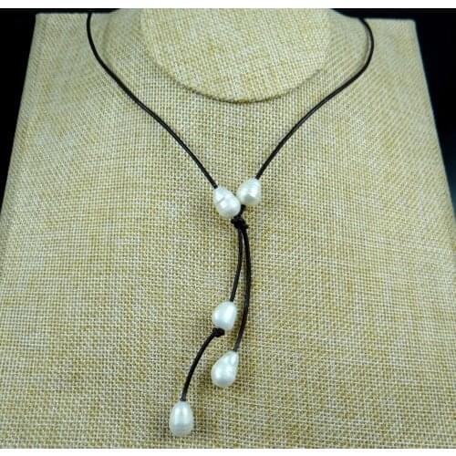 Shiyixinshu Chokers On The Neck