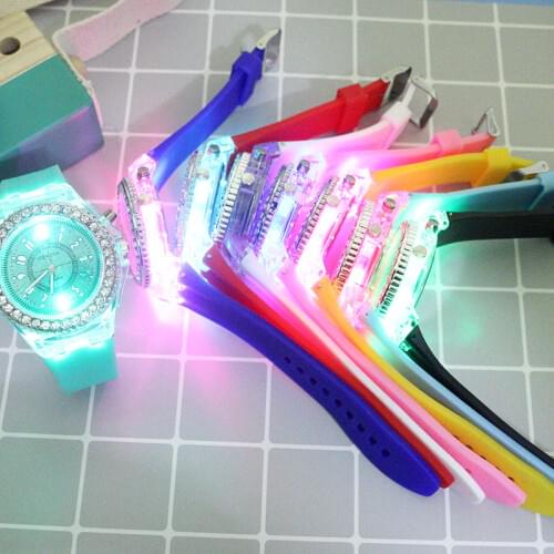 New LED Lights Electronic Women Watches for Girls Casual Glowing Quartz Wristwatch Ladies Student Clock relogio feminine