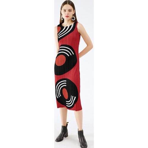 Issey miyake pleated sleeveless dress women spring and summer 2021 new temperament skinny print design long vintage skirt