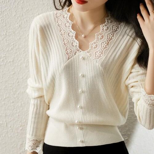2021 Spring Autumn Women Sweet Lace Patchwork Slim Pearls Button White Black Knitted Sweater , Fall Pullover Sweaters for Women
