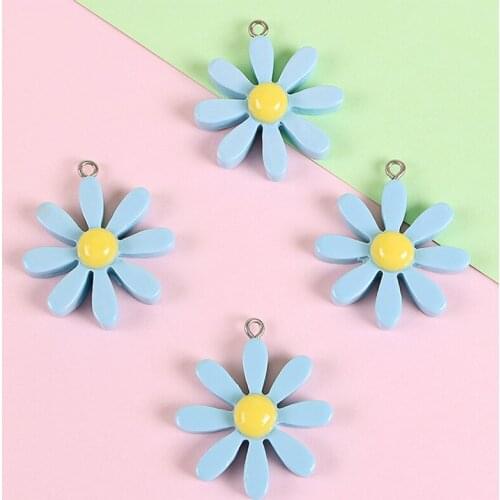 Wholesale 20PCS Resin Daisy Flower Charms For Women Earrings Necklace Keychain Trinket For Girls DIY Jewelry Making Accessories