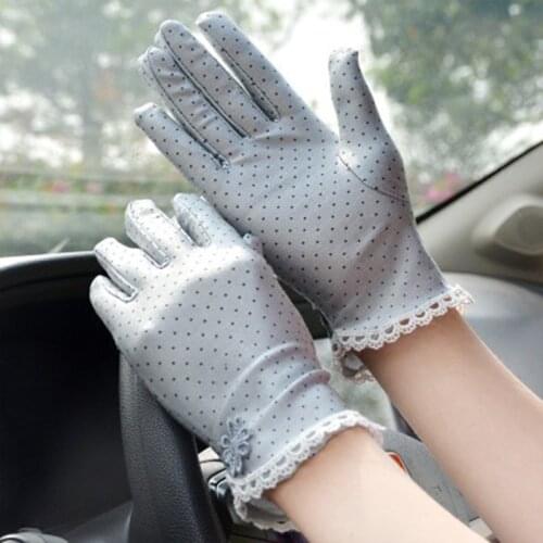 Summer Sunscreen Driving Gloves Women Breathable Thin Short Elasticity Full Finger Lace Gloves Cute Dot Anti-UV Cycling Glove K4