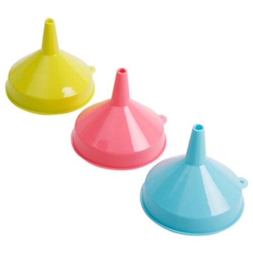 Funnel for automobile Household funnel red green blue A set Multifunctional funnel Flow distributor