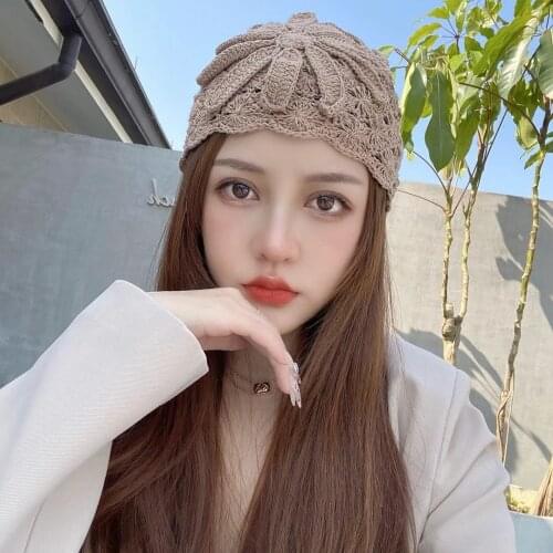 Women Knitted Beret Summer Cap Chic Parisian Style Soft Lightweight Crochet Cutout 3D Flower Knit Beret Breathable Beanie Caps