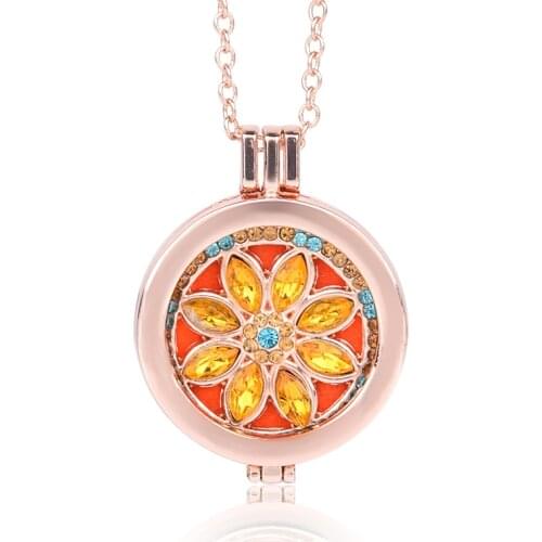 Women Aromatherapy Pendant Necklace Trend Leaf Flower Pattern Link Chain Creative Aromatic Oil Diffuser Locket Necklace Jewelry