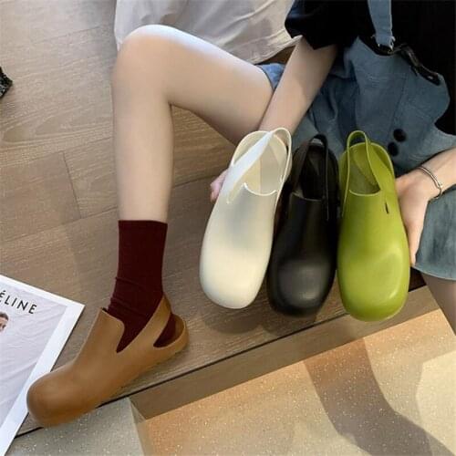 Summer Women Garden Sandals PVC Water Shoes Lightweight Women Slippers Slip On Beach Shoes Fashion Slides Outdoor Flip Flops