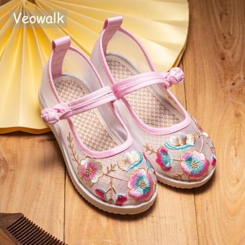 Veowalk Summer Children Girls Gauze Mesh Fabric Flowers Embroidered Flat Shoes Breathable Chinese Style Sneakers for Kids