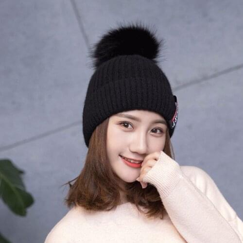 2020 New Brand Knitted Hats for Women Thicken and Warm Beanie Solid Color With BIG Pompoms Cap Winter Hat Designer Bonnets