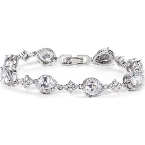 Bettyue Fashion Waterdrop-shape Sparkling Bracelet For Female White Color Charming Decoration Bridal Wedding Party Cute Gift