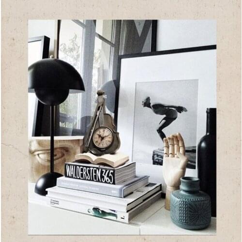 Vintage Resin Violin Model Clock Retro Sculpture Craft Art Desktop Decoration for Office Cafe Bar Home K0AB