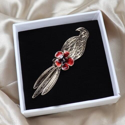 Retro Brooches for Women Parrot Bird Flower Enamel Pin Metal Corsage Suit Lapel Pin Badge Pins for Backpack Clothing Accessories