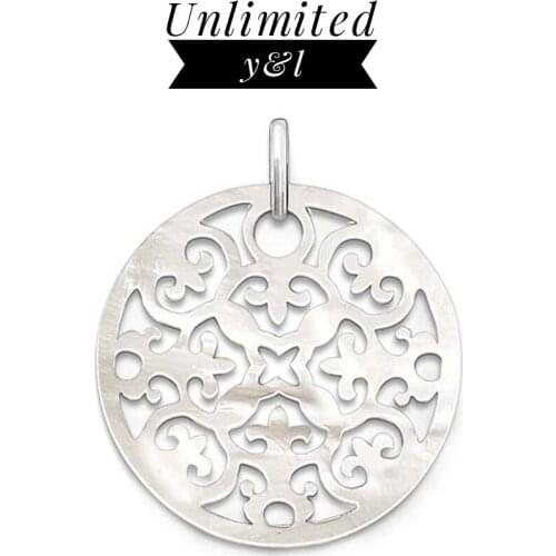 Shell Flower Round Disc Pendants Mother of Pearl Ornament Hollow Out Silver Fashion Jewelry Necklaces Accessories for Women Gift
