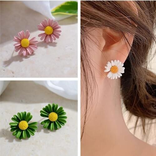 Cxwind Classic Flower Stud Earrings Simple White/Yellow/Pink/Green Daisy Earrings Fashion Jewelry Women Girls Gifts Wholesale