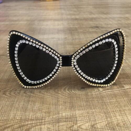 Super Oversized Butterfly Women Sunglasses Big Shades Diamond Sun Glasses UV400 2019 New Design Eyewear Gold Crystal Gafas de so