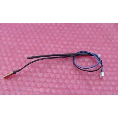 Room temperature / environmental temperature sensor. The temperature sensor 001A3900059E