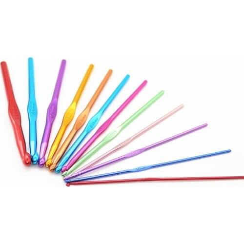 2019 New Arrival Home Aluminum Crochet Hooks 5pieces/set Knitting Needles Set For Women As Gift Woven Set Crochet Hooks Knitting