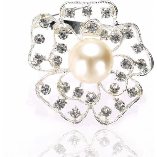 1.6 Inch Silver Plated CLear Rhinestone Diamante and Pearl Center Flower Brooch