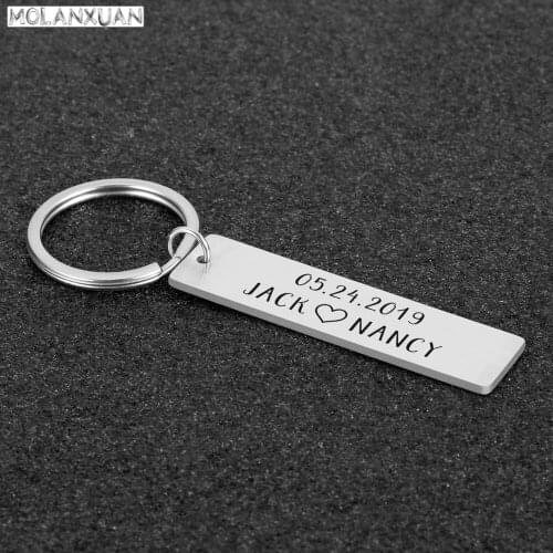 Engraved Couples Keychain Customized Name and Date Romantic Lovers Key Chain Stainless Steel Keyring Girlfriend Boyfriend Gifts