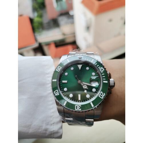 Automatic Men Watch Green Sunburst Dial 24 Jewels NH35 MIYOTA 8215 Brushed Steel Bracelet Screw Crown Sapphire Crystal