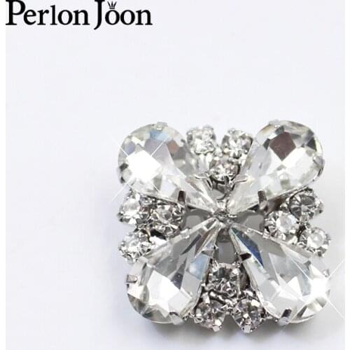 20pcs 28mm silver square crystals are suitable for ladies dresses, sweater shirt jackets and clothing accessories NK076