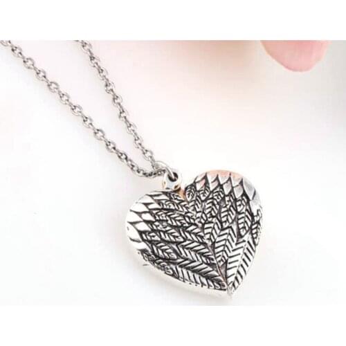 Necklace, with the wings of the angel pendant, in the form of a heart full of love, you can open the engraved letters, ms adorn