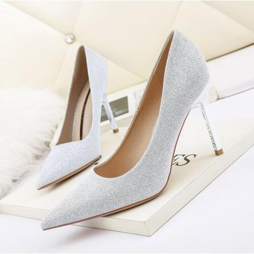 2021 Spring New Korean Version of The Net Red Metal Stiletto High Heels Womens Black Shallow Mouth All-match Professional Shoes