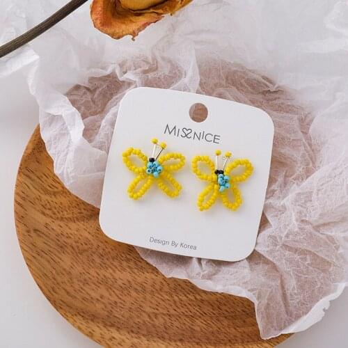 Origin Summer Cute Handmade Braided Yellow Bead Butterfly Dangle Earring for Women Hollow Contrasted Earring Jewelry Pendientes