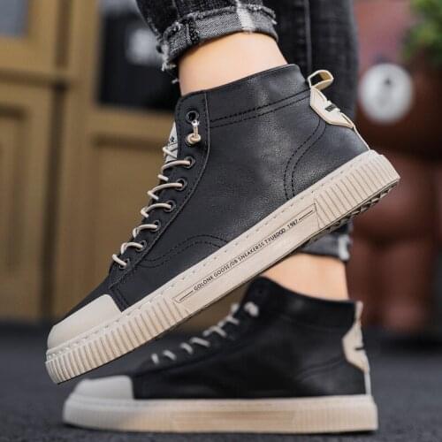 Autumn New Mens Martin Boots Fashion Leather Waterproof Lace-up Military Boots 2021 Mens Ankle Non-Slip Mens Sports Shoes