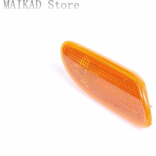 Turn Signal Side Marker Light for Mercedes-Benz W203 C180 C200 C220 C240 C280 C320 C350 C230 C270 A2038200821
