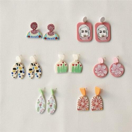 AOMU 2020 New Korean Fashion Acrylic Colorful Pink Flower Portrait Pattern Geometric Irregular Earrings for Women Jewelry Gifts