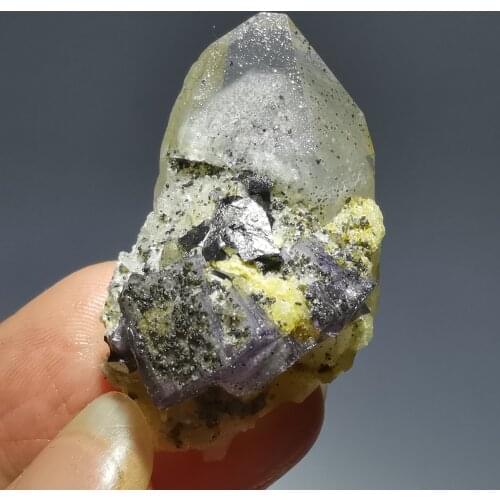 18gPurple fluorite and arsenopyrite crystal mineral restoration wheel vein teaching stone home decoration collection ornaments