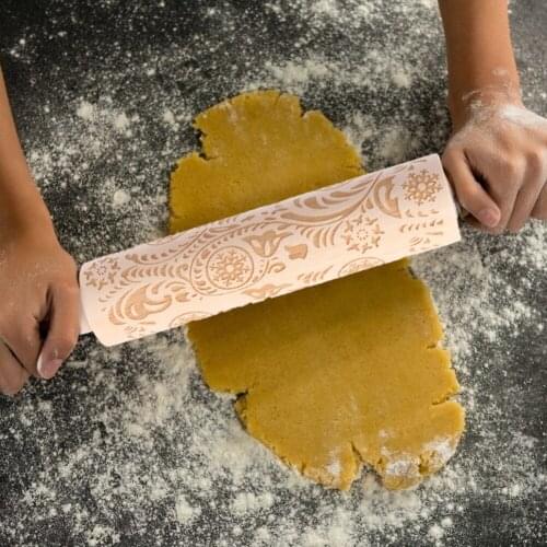 Christmas Rolling Pin Dough Wooden Christmas Embossing Rolling Pin Stick Baking Pastry Tool Christmas Decoration for Home 2021