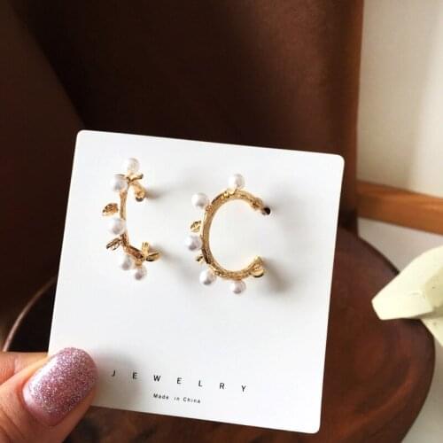 Baroque Circle Earrings for Women Vintage Imitation Pearl Hoop Huggie Earrings Female Golden Jewelry Elegant Wedding Ear Brincos