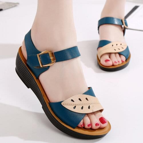 Summer Mother shoes flat sandals women aged leather Soft bottom mixed colors fashion sandals comfortable old shoes 2021