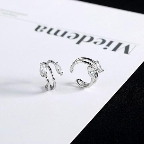 A Girl' Simple Style Line Three Circles Earring Micro Inlay Shiny Zircon Geometry Earring For Cool Girl Women No Ear Hole