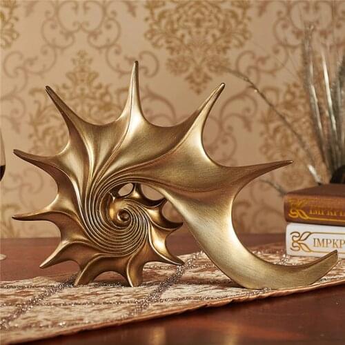 American Style Retro Luxurious Home Decoration Accessories Resin Conch Figurines Wine Cabinet Decor Art Craft