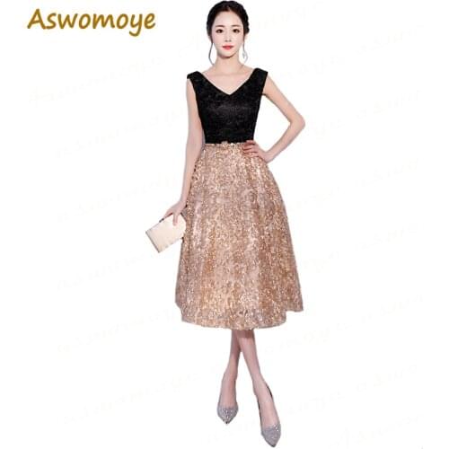Aswomoye Elegant Short Evening Dress 2018 New Stylish V-Neck Prom Dress Sleeveless with Golden Metal Sashes robe de soiree