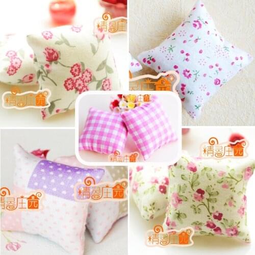 G05-X510 children baby gift Toy 1:12 Dollhouse mini Furniture Miniature rement lovely pillow 1 pair