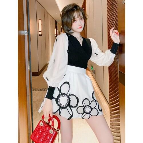 Top Quality Knitting stitched yarn sleeve bow top+Floral Embroidered skirt set new summer
