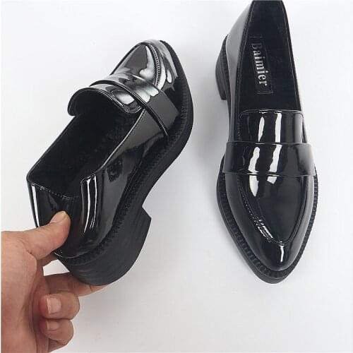 2021 Japanned Leather oxford shoes for women brogues loafers derbies slip on pointed toe shiny small leather shoes woman flats