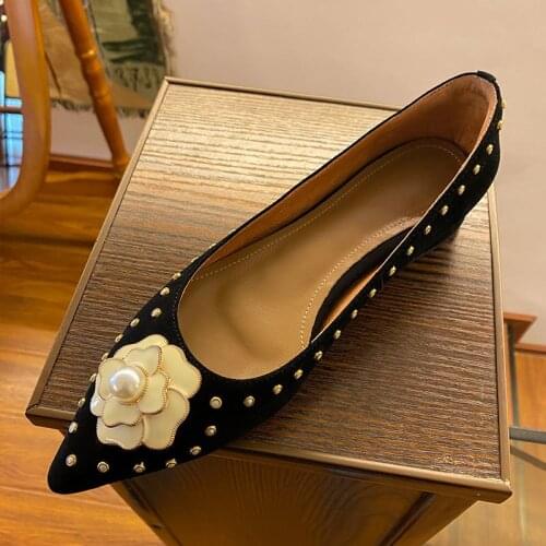 2021 New Korean Spring New Flower Pointed Flat Shoes Rivet Leather Suede Womens Shoes Size 35-40