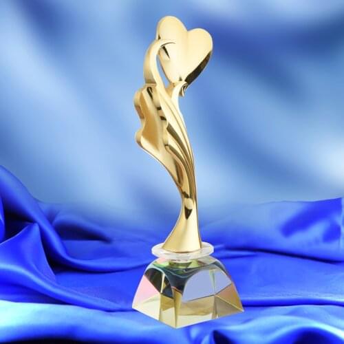 MTHS009 Heart Shaped Metal Trophy With Crystal Base Academy Awards Golden Boot Trophy Athletics Champions Award Cup