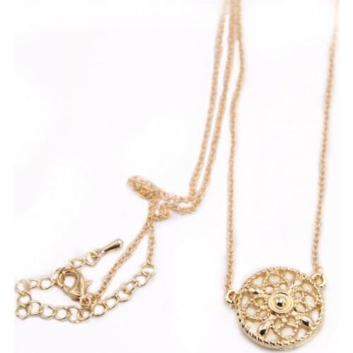 NEW Classic Round Necklace Hollow Out Flower Design Pendant Necklace Three Color Optional