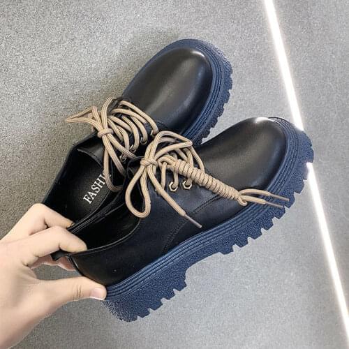 Brit Preppy for Spring Autumn 2021 with A Single Shoe.Womens Chunky Soles with Strappy Mid-heel and Color Polish